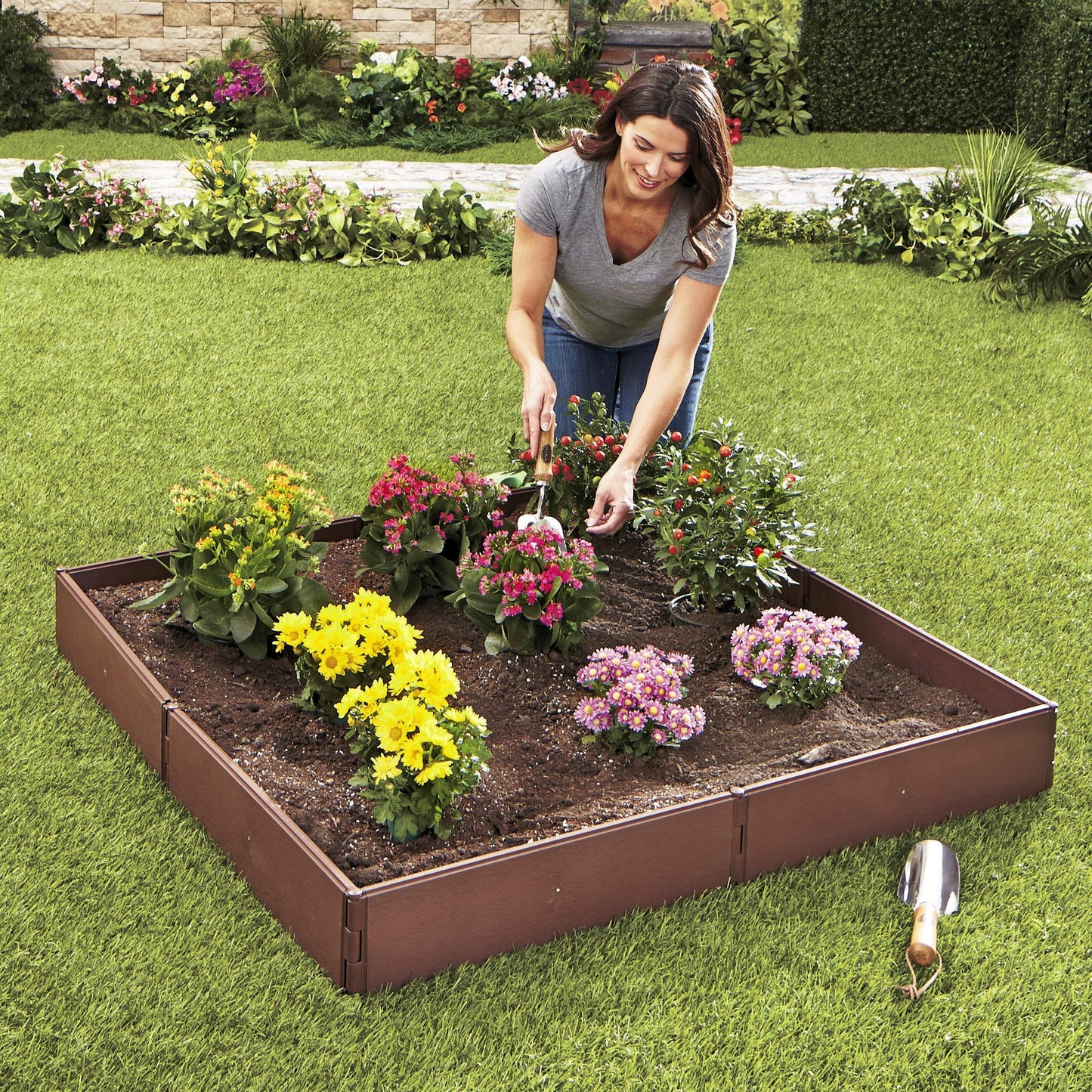 The Lakeside Collection Raised Garden Bed with 8 Adjustable Panels