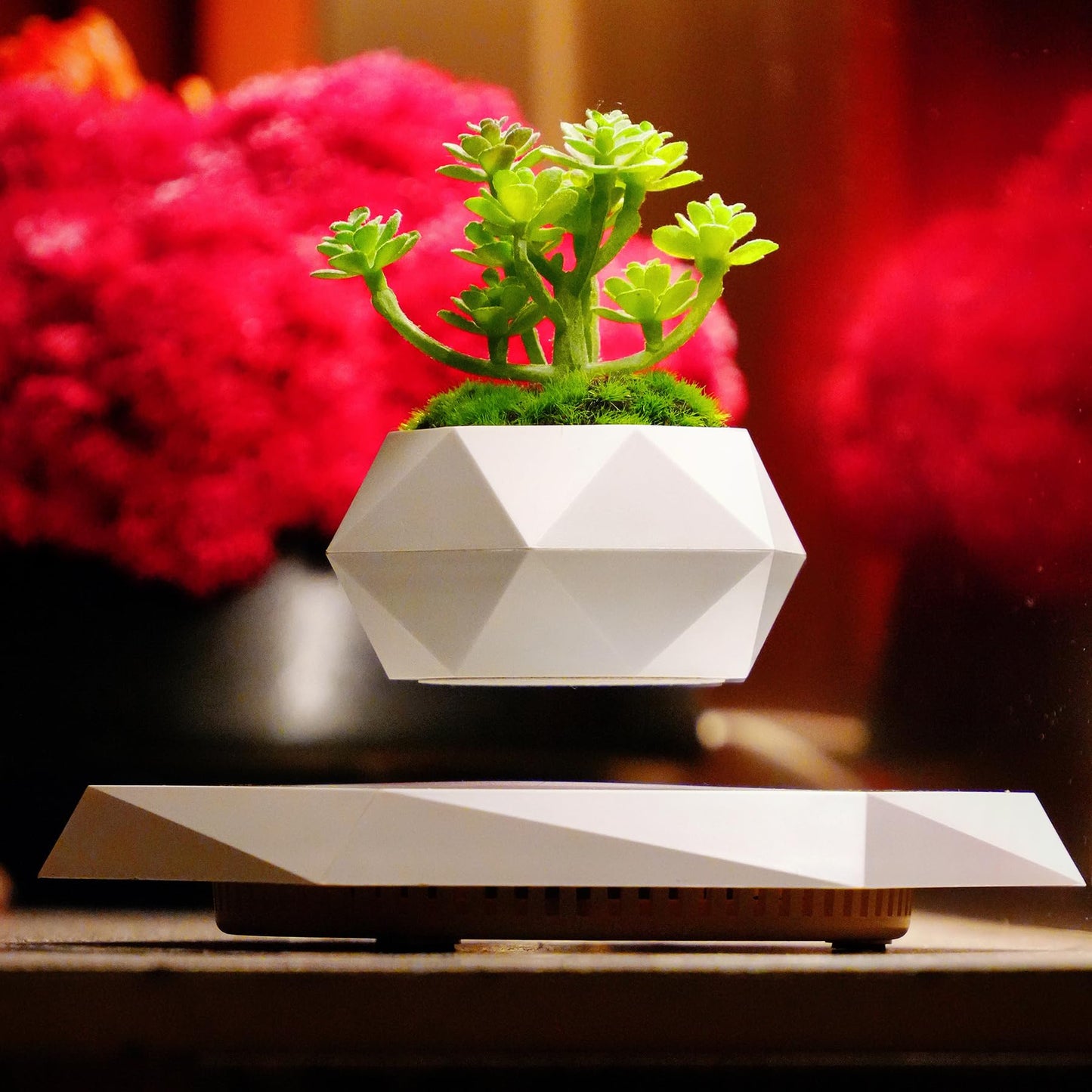 MAGECMOON HCNT Levitating Plant Pot, Magnetic Levitation Flower Pot Rotating Planters Suspension Floating Planter Succulents Potted for Home Living Room Office Desk Decoration (White)