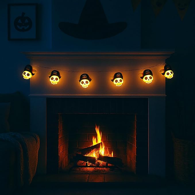 Halloween String Lights, Battery Operated 9.8FT 20 LED Pirate Skull Decorative Lights for Indoor Outdoor Halloween Party Yard Porch Decor