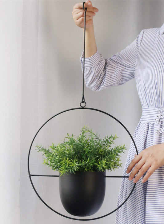 ABETREE Hanging Planter for Indoor Outdoor Plants Metal Mid Century Minimalist Wall Ceiling Plant Hanger, Hanging Flower Pot Basket Holder for Home Office Décor(Black)