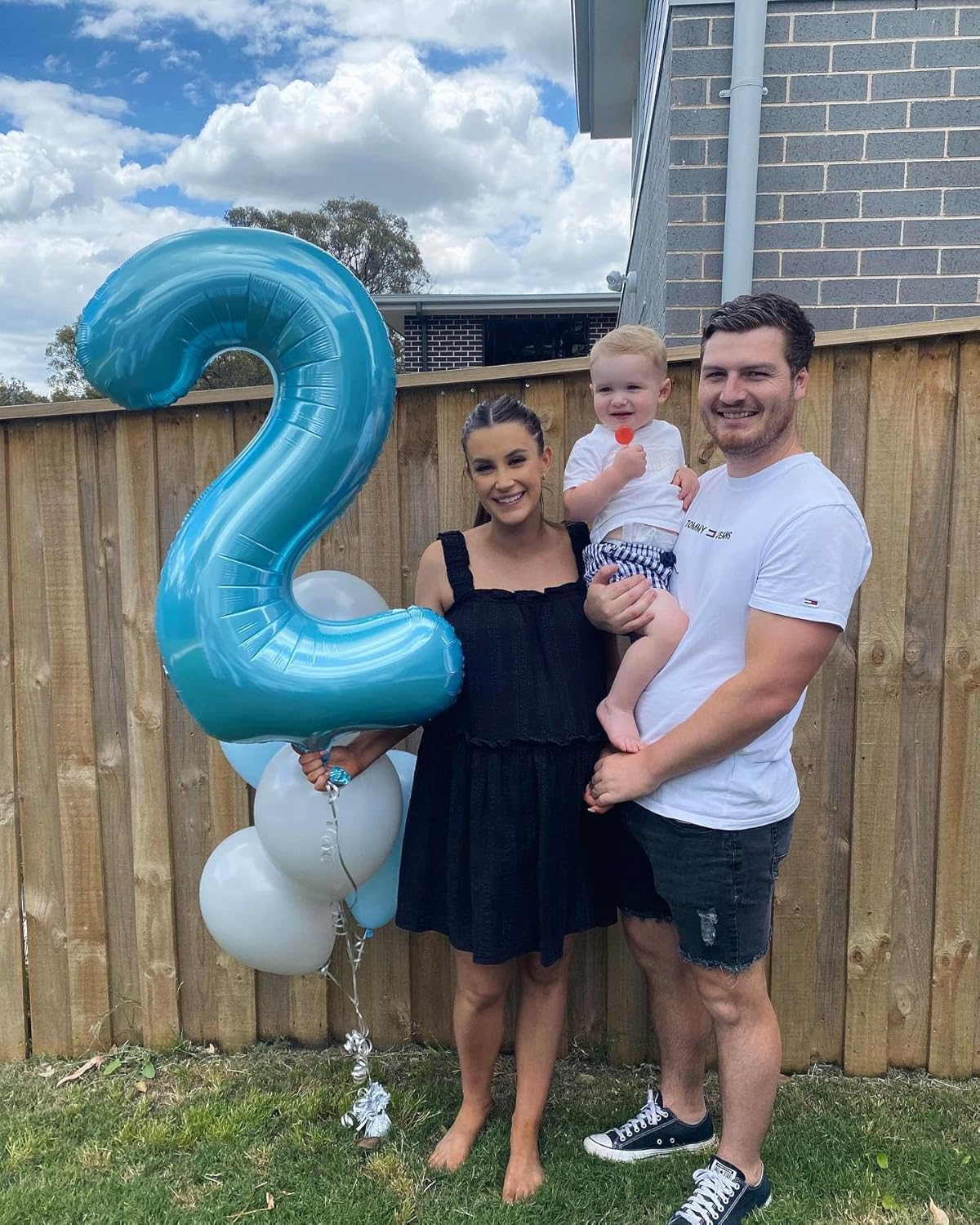 Pearlescent Blue Number Balloon - 40 Inch 0 Balloon for Birthday Decorations | Perfect for Any Celebration