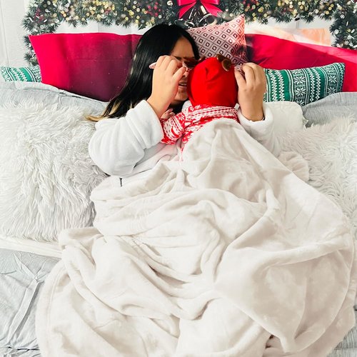 Bedsure GentleSoft Fleece Blanket - Lightweight Plush Cozy Twin Size Cream Blanket for Bed & Travel | 60x80 Inches