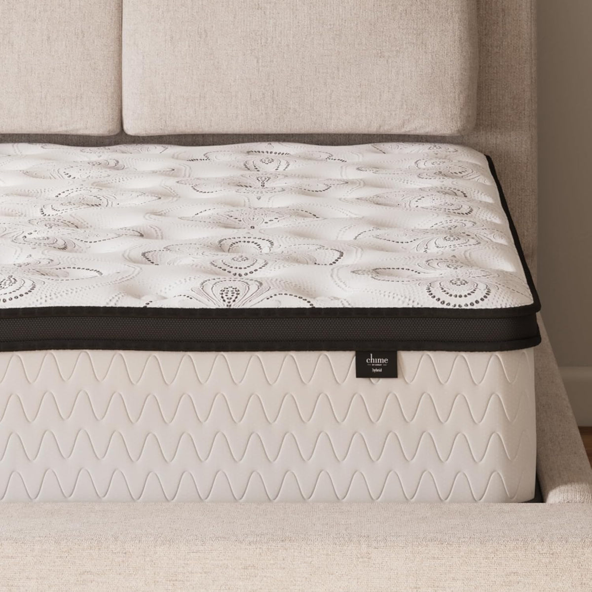 Signature Design by Ashley Chime 12-Inch Queen Hybrid Innerspring Mattress - Ultra Plush Gel Memory Foam for Lumbar Support