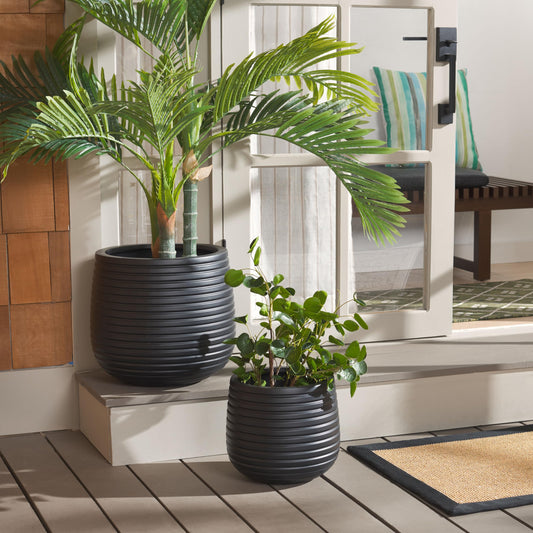 SAFAVIEH Outdoor - Jasper Black Cement Ficonstone Planter Pot Set of 2 with Drainage Hole, Frost Resistant Garden Planters for Patio, Deck, Indoor Outdoor Use (PAT1535A-SET2)