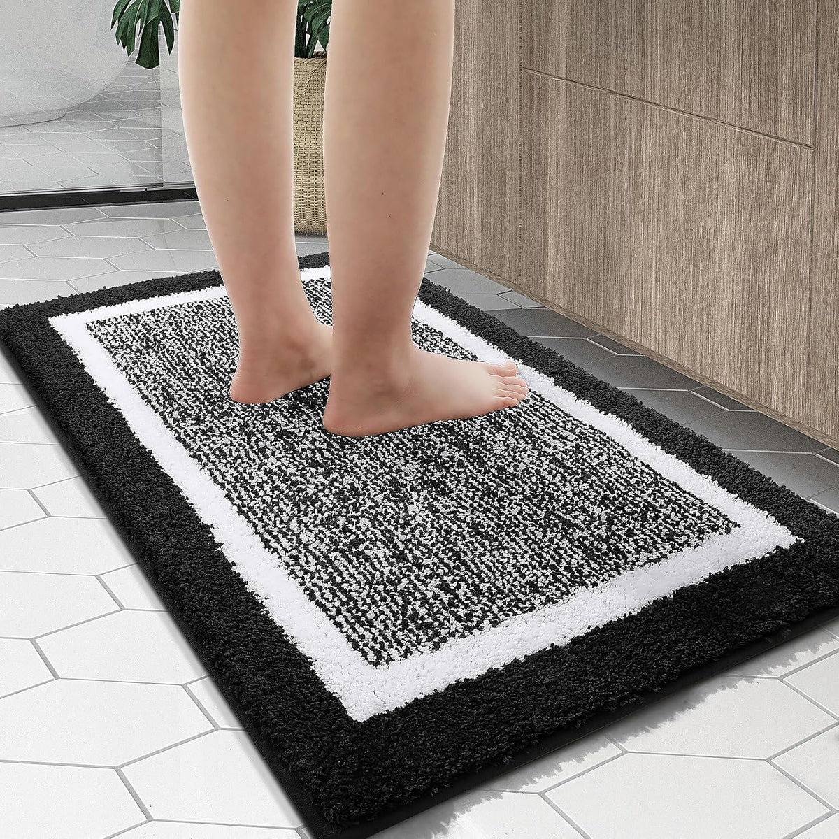 OLANLY Microfiber Bath Rugs - Extra Soft, Absorbent & Non-Slip | 24x16 Black Quick-Dry Shaggy Mats